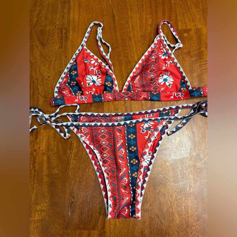 Zaful bikini 
Size 8